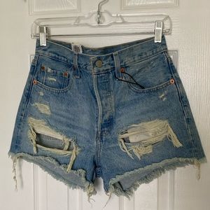Light wash high waisted denim levi women shorts